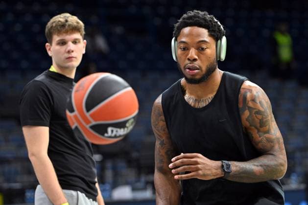 PARTIZAN vs PARIS TYRIQUE JONES, basketball player of Partizan Belgrade, during the Euroleague match against Paris Basketball, at Belgrade Arena. Belgrade, 24.10.2025. foto: MN Press Photo BASKETBALL, EUROLEAGUE, PARTIZAN BELGRADE, PARIS BASKETBALL Belgrade Belgrade Arena Serbia Copyright: xMarkoxMetlasx xMNxPressx