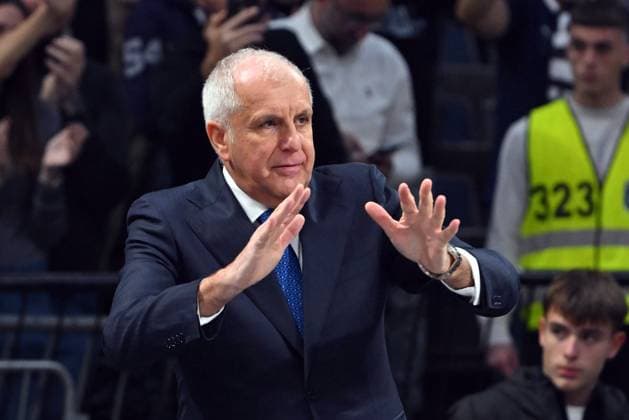 PARTIZAN vs PARIS ZELJKO OBRADOVIC, basketball coach of Partizan Belgrade, during the Euroleague match against Paris Basketball, at Belgrade Arena. Belgrade, 24.10.2025. foto: MN Press Photo BASKETBALL, EUROLEAGUE, PARTIZAN BELGRADE, PARIS BASKETBALL Belgrade Belgrade Arena Serbia Copyright: xMarkoxMetlasx xMNxPressx