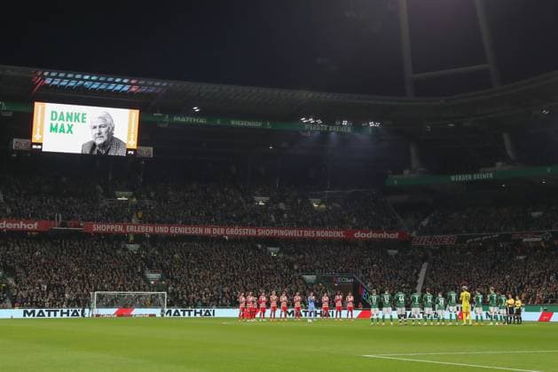 24.10.2025, xtgx, Fussball - 1.Bundesliga SV Werder Bremen - 1.FC Union Berlin v.l. Symbolfoto, Symbolbild, Symbol, Schweigeminute für den Verstorbenen Max Lorenz (DFL DFB REGULATIONS PROHIBIT ANY USE OF PHOTOGRAPHS as IMAGE SEQUENCES and or QUASI-VIDEO) Bremen
