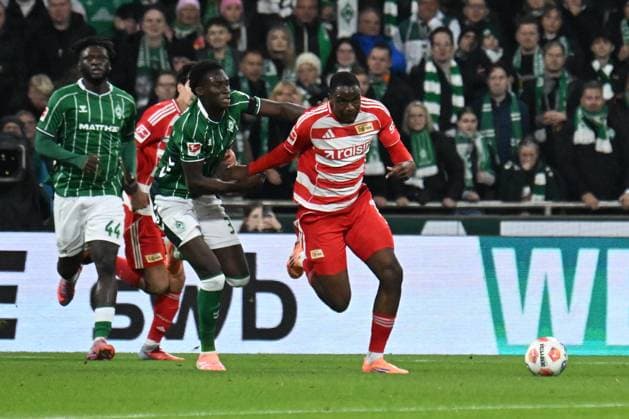 GER, 1. FBL, SV Werder Bremen vs Union Berlin 24.10.2025, Weserstadion, Bremen, GER, 1. FBL, SV Werder Bremen vs Union Berlin im Bild Karim Coulibaly (Werder Bremen 31); Ilyas Ansah (1.FC Union Berlin 10)