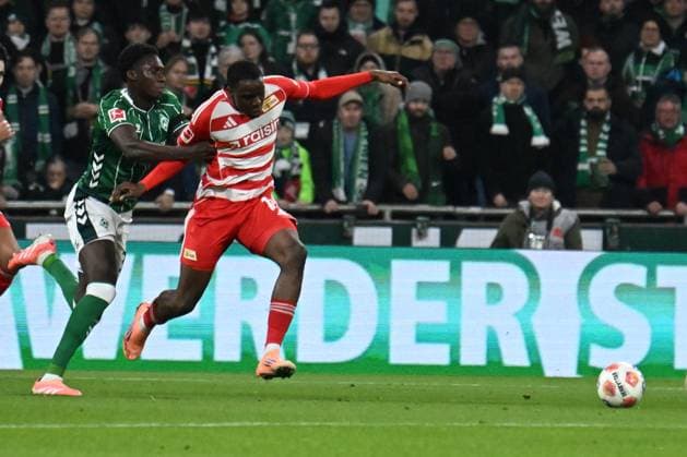 GER, 1. FBL, SV Werder Bremen vs Union Berlin 24.10.2025, Weserstadion, Bremen, GER, 1. FBL, SV Werder Bremen vs Union Berlin im Bild Karim Coulibaly (Werder Bremen 31); Ilyas Ansah (1.FC Union Berlin 10)