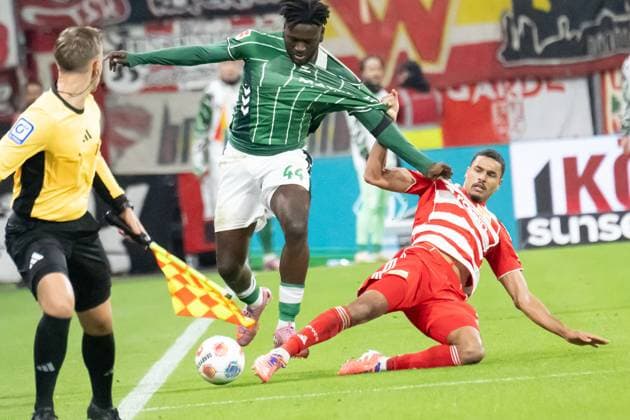GER, 1. FBL, SV Werder Bremen vs Union Berlin 24.10.2025, Weserstadion, Bremen, GER, 1. FBL, SV Werder Bremen vs Union Berlin im Bild Victor Boniface (Werder Bremen 44); im Zweikampf gegen Danilho Doekhi (1.FC Union Berlin 05) *** GER, 1 FBL, SV Werder Bremen vs Union Berlin 24 10 2025, Weserstadion, Bremen, GER, 1 FBL, SV Werder Bremen vs Union Berlin in picture Victor Boniface Werder Bremen 44 in duel against Danilho Doekhi 1 FC Union Berlin 05 nordphotoxGmbHxx xKokenge nph00001