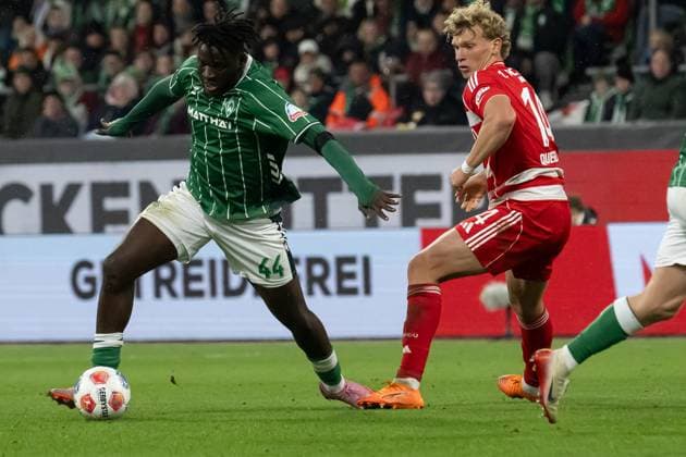 GER, 1. FBL, SV Werder Bremen vs Union Berlin 24.10.2025, Weserstadion, Bremen, GER, 1. FBL, SV Werder Bremen vs Union Berlin im Bild Victor Boniface (Werder Bremen 44); Leopold Querfeld (1.FC Union Berlin 14)
