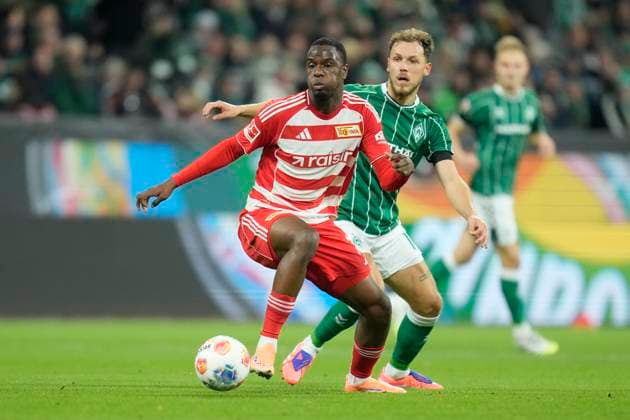 Ilyas Ansah (1.FC Union Berlin) und Senne Lynen (SV Werder Bremen) im Zweikampf waehrend des spiels der Bundesliga zwischen SV Werder Bremen und 1. FC Union Berlin, Weserstadion am 24. October 2025 in Bremen, Deutschland. (Foto von Alex Gottschalk DeFodi Images) +++ Ilyas Ansah (1.FC Union Berlin) und Senne Lynen (SV Werder Bremen) battle for the ball during the Bundesliga match between SV Werder Bremen and 1. FC Union Berlin at Weserstadion on October 24, 2025 in Bremen, Germany. (Photo by Alex Gottschalk DeFodi Images) DFL regulations prohibit any use of photographs as image sequences and or quasi-video. (Photo by Alex Gottschalk DeFodi Images) DFL regulations prohibit any use of photographs as image sequences and or quasi-video. Ilyas Ansah 1 FC Union Berlin und Senne Lynen SV Werder Bremen im Zweikampf waehrend des spiels der Bundesliga zwischen SV Werder Bremen und 1 FC Union Berlin, Weserstadion am 24 October 2025 in Bremen, Germany Photo by Alex Gottschalk DeFodi Images Ilyas Ansah 1 FC Union Berlin und Senne Lynen SV Werder Bremen battle for the ball during the Bundesliga match between SV Werder Bremen and 1 FC Union Berlin at Weserstadion on October 24, 2025 in Bremen, Germany Photo by Alex Gottschalk DeFodi Images DFL regulations prohibit any use of photographs as image sequences and or quasi video Photo by Alex Gottschalk DeFodi Images DFL regulations prohibit any use of photographs as image sequences and or quasi video