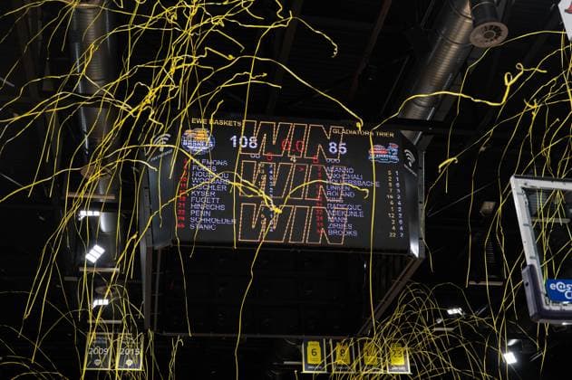 GER, Basketball, easy Credit- BBL, EWE Baskets Oldenburg vs VET-CONCEPT Gladiators Trier 24.10.2025, EWE Arena, Oldenburg, GER, easy Credit-BBL, EWE Baskets Oldenburg vs VET-CONCEPT Gladiators Trier, im Bild