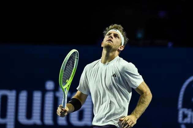 24th October 2025; St. Jakobshalle, Basel, Switzerland; 2025 ATP, Tennis Herren Swiss Indoor Tennis Day 6; Alejandro Davidovich Fokina (ESP) in action during the match against Casper Ruud (DEN) in the quarter finals  DavidxEmm