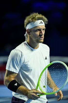 24th October 2025; St. Jakobshalle, Basel, Switzerland; 2025 ATP, Tennis Herren Swiss Indoor Tennis Day 6; Alejandro Davidovich Fokina (ESP) in action during the match against Casper Ruud (DEN) in the quarter finals  DavidxEmm