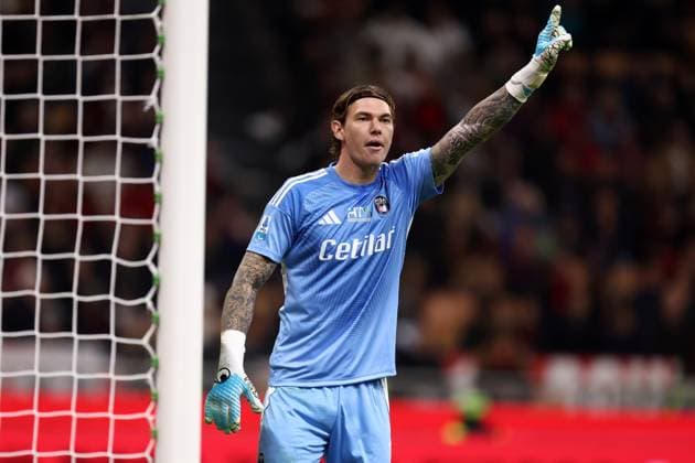 Ac Milan - Pisa SC Adrian Semper of Pisa Sc gestures during the Serie A match beetween Ac Milan and Pisa SC at Stadio Giuseppe Meazza on October 24 2025 in Milano, Italy . Milano Stadio Giuseppe Meazza Italy Copyright: xMarcoxCanonierox
