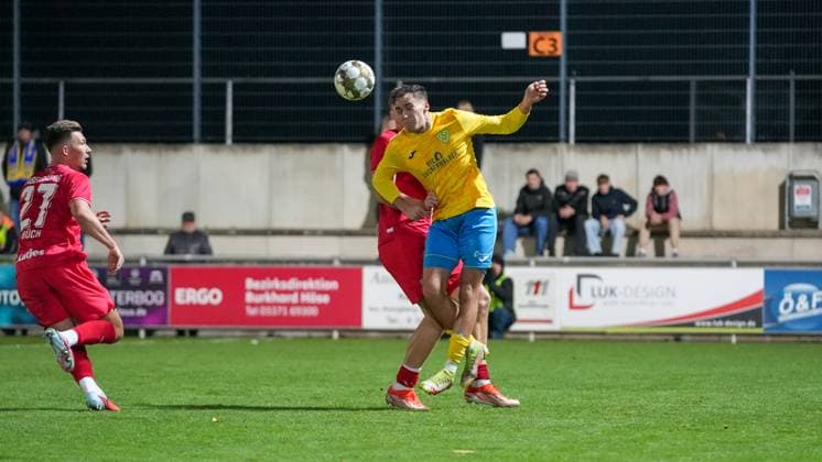 Fußball, Herren, Saison 2025 2026, Regionalliga Nordost, 13. Spieltag, FSV 63 Luckenwalde vs. SV Babelsberg 03, Freitag 24.10.2025, Werner-Seelenbinder-Stadion Luckenwalde, Im Bild: Simon Gollnack (Luckenwalde) Brandenburg Deutschland