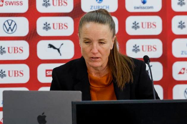 Casey Stoney (Kanada, Trainerin) bei der Pressekonferenz , Schweiz, Frauen Fussball, Freundschaftsspiel, Schweiz vs. Kanada, 24.10.2025, Swissporarena, Luzern, Schweiz Luzern Swissporarena Kanton Luzern Schweiz Copyright: xGrantxHubbsx