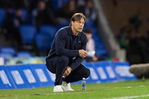 October 24, 2025, San Sebastian, Guipuzcoa, SPAIN: Matias Almeyda head coach of Sevilla FC looks on during the LaLiga EA Sports match between Real Sociedad and Sevilla FC at Anoeta on October 24, 2025, in San Sebastian, Spain. San Sebastian SPAIN - ZUMAa181 20251024_zaa_a181_097 Copyright: xRicardoxLarreinax