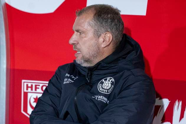 Regionalliga Nordost -Saison 25 26 Hallescher FC vs. 1.FC Lok Leipzig Halle, Deutschland 24.Oktober 2025: Im Bild:Trainer Jochen Seitz (Leipzig) Halle Saale Leuna Chemie Stadion Sachsen-Anhalt Deutschland