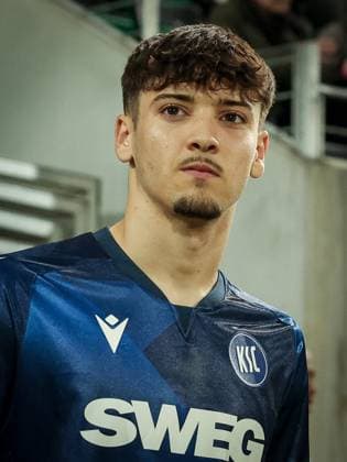 Rafael Pinto Pedrosa 36 (Karlsruher SC), SpVgg Greuther Fuerth vs. Karlsruher SC, Fussball, Maenner, DFL, 2. Bundesliga, Saison 2025 2026, Sportpark Ronhof Thomas Sommer, 10. Spieltag, 24.10.2025 Fuerth Bayern Deutschland