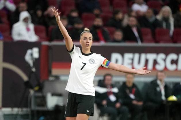 DFB Frauen Nationalmannschaft, Women national team, Nationalteam women s Nations League , Halbfinals, Deutschland-Frankreich , 24.10.2025, Merkur Spiel arena Düsseldorf Giulia Gwinn Deutschland, Aktion, Einzelbild,