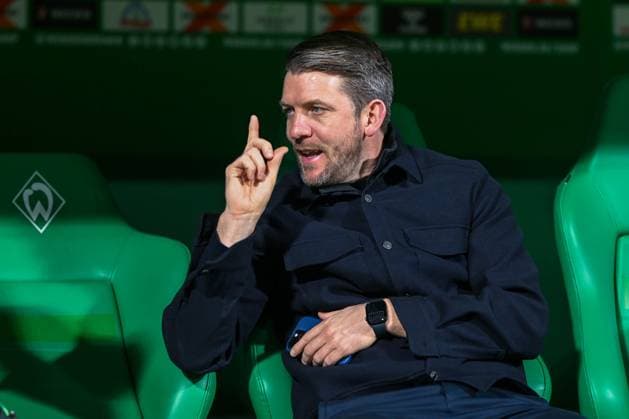 1. Bundesliga: SV Werder Bremen - Union Berlin am 24.10.2025 im Weserstadion in Bremen Leiter Lizenzbereich Peter Niemeyer (Bremen)