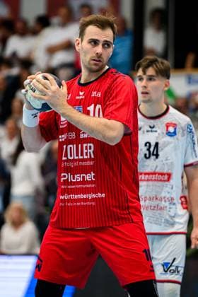 Huettenberg: HBL - 25 26 - TV Huettenberg - SG BBM Bietigheim Tom Wolf (Bietigheim) Huettenberg Sportzentrum Deutschland