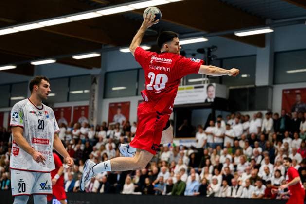 Huettenberg: HBL - 25 26 - TV Huettenberg - SG BBM Bietigheim Moritz Strosack (Bietigheim) Huettenberg Sportzentrum Deutschland
