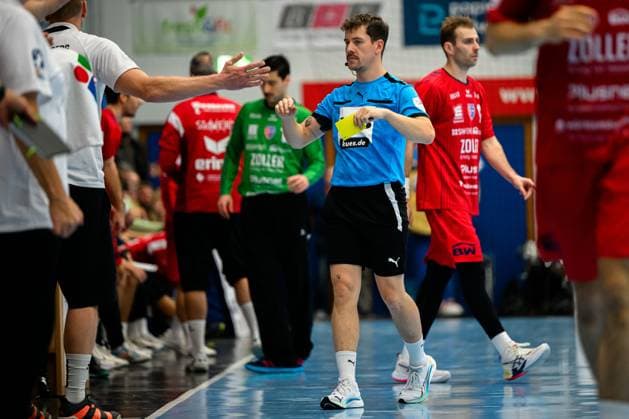 Huettenberg: HBL - 25 26 - TV Huettenberg - SG BBM Bietigheim Schiedsrichter Rick Herrmann Huettenberg Sportzentrum Deutschland