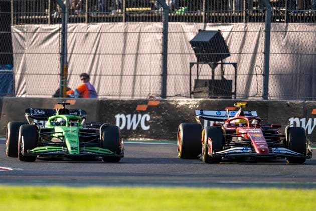 Nico Hulkenberg driving KICK Sauber C45 (L) and Lewis Hamilton driving Ferrari SF-25 (R) during second practice ahead of the F1 Grand Prix of Mexico at Autodromo Hermanos Rodriguez on October 24, 2025 in Mexico City, Mexico. (Richard Callis SPP) Copyright: xRichardxCallis SPPx spp-en-RiCa-richiecallis_241025a28528