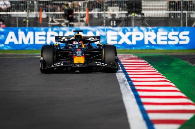 2025 Formula One Mexican Grand Prix Autodromo Hermanos Rodriguez, Mexico City, Mexico. 24.October.2025; Max Verstappen of the Netherlands and Oracle Red Bull Racing during Free Practice 2 Formula One Mexican Grand Prix (Photo by Jay Hirano) Mexico City Autodromo Hermanos Rodriguez Mexico Copyright: xJayxHiranox
