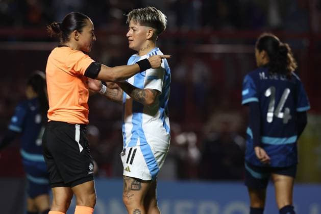 Argentina s forward Yamila Rodriguez (C) talks with Brazilian referee Edna Alves during the CONMEBOL Women s Nations League football match, qualifier for the 2027 World Cup in Brazil, between Argentina and Paraguay, at the Diego Armando Maradona stadium in Buenos Aires, Argentina on October 24, 2025. BUENOS AIRES ARGENTINA Copyright: xALEJANDROxPAGNIx
