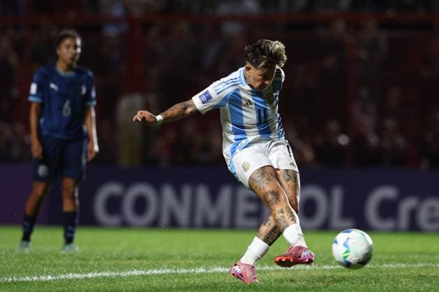 Argentina s forward Yamila Rodriguez (R) shoots during the CONMEBOL Women s Nations League football match, qualifier for the 2027 World Cup in Brazil, between Argentina and Paraguay, at the Diego Armando Maradona stadium in Buenos Aires, Argentina on October 24, 2025. BUENOS AIRES ARGENTINA Copyright: xALEJANDROxPAGNIx