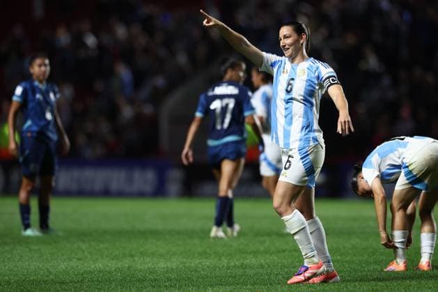 Argentina s defender Aldana Cometti (R) celebrates after scoring the team™s first goal during the CONMEBOL Women s Nations League football match, qualifier for the 2027 World Cup in Brazil, between Argentina and Paraguay, at the Diego Armando Maradona stadium in Buenos Aires, Argentina on October 24, 2025. BUENOS AIRES ARGENTINA Copyright: xALEJANDROxPAGNIx