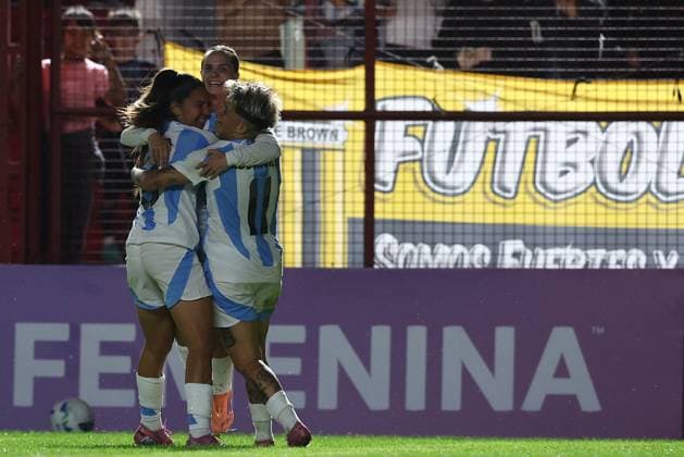 Argentina s midfielder Agostina Holzheier (2nd-L) celebrates with teammates after scoring the team™s second goal during the CONMEBOL Women s Nations League football match, qualifier for the 2027 World Cup in Brazil, between Argentina and Paraguay, at the Diego Armando Maradona stadium in Buenos Aires, Argentina on October 24, 2025. BUENOS AIRES ARGENTINA Copyright: xALEJANDROxPAGNIx