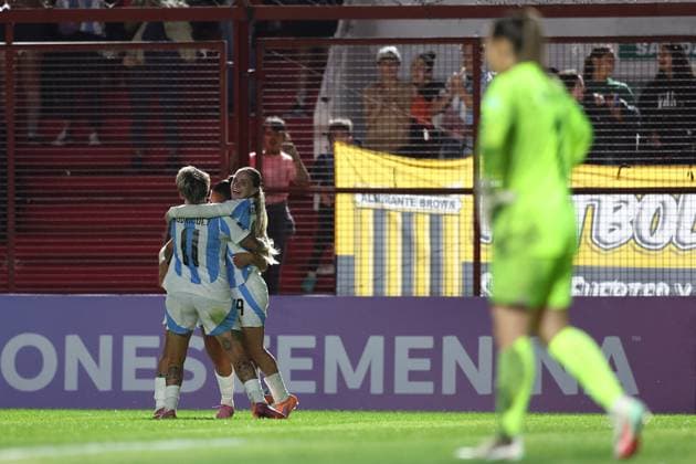 Argentina s midfielder Agostina Holzheier (C) celebrates with teammates after scoring the team™s second goal during the CONMEBOL Women s Nations League football match, qualifier for the 2027 World Cup in Brazil, between Argentina and Paraguay, at the Diego Armando Maradona stadium in Buenos Aires, Argentina on October 24, 2025. BUENOS AIRES ARGENTINA Copyright: xALEJANDROxPAGNIx