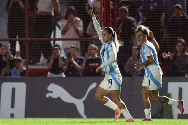 Argentina s midfielder Agostina Holzheier (C) celebrates after scoring the team™s second goal during the CONMEBOL Women s Nations League football match, qualifier for the 2027 World Cup in Brazil, between Argentina and Paraguay, at the Diego Armando Maradona stadium in Buenos Aires, Argentina on October 24, 2025. BUENOS AIRES ARGENTINA Copyright: xALEJANDROxPAGNIx