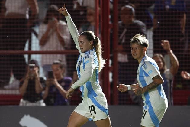 Argentina s midfielder Agostina Holzheier (L) celebrates after scoring the team™s second goal during the CONMEBOL Women s Nations League football match, qualifier for the 2027 World Cup in Brazil, between Argentina and Paraguay, at the Diego Armando Maradona stadium in Buenos Aires, Argentina on October 24, 2025. BUENOS AIRES ARGENTINA Copyright: xALEJANDROxPAGNIx