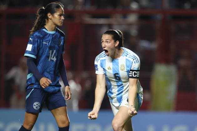 Argentina s defender Aldana Cometti (R) celebrates after scoring the team™s first goal during the CONMEBOL Women s Nations League football match, qualifier for the 2027 World Cup in Brazil, between Argentina and Paraguay, at the Diego Armando Maradona stadium in Buenos Aires, Argentina on October 24, 2025. BUENOS AIRES ARGENTINA Copyright: xALEJANDROxPAGNIx
