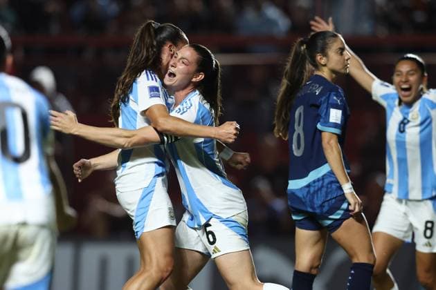Argentina s defender Aldana Cometti (C) celebrates with teammates after scoring the team™s first goal during the CONMEBOL Women s Nations League football match, qualifier for the 2027 World Cup in Brazil, between Argentina and Paraguay, at the Diego Armando Maradona stadium in Buenos Aires, Argentina on October 24, 2025. BUENOS AIRES ARGENTINA Copyright: xALEJANDROxPAGNIx