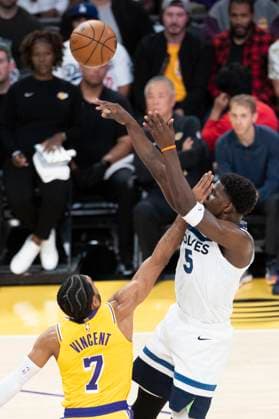 October 24, 2025, Los Angeles, California, USA: Minnesota Timberwolves Anthony Edwards (5) shoots against Los Angeles LakersÃ¢â‚¬â ¢ Gabe Vincent (7) during an NBA, Basketball Herren, USA basketball game, in Los Angeles Friday, Oct. 24, 2025. Los Angeles USA - ZUMAc68_ 20251024_zaf_c68_019 Copyright: xRingoxChiux