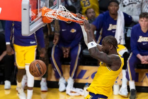October 24, 2025, Los Angeles, California, USA: Los Angeles LakersÃ¢â‚¬â ¢ Deandre Ayton (5) dunks against the Minnesota Timberwolves during an NBA, Basketball Herren, USA basketball game, in Los Angeles Friday, Oct. 24, 2025. Los Angeles USA - ZUMAc68_ 20251024_zaf_c68_083 Copyright: xRingoxChiux