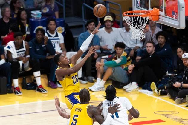 October 24, 2025, Los Angeles, California, USA: Los Angeles LakersÃ¢â‚¬â ¢ Rui Hachimura (28) shoots against the Minnesota Timberwolves during an NBA, Basketball Herren, USA basketball game, in Los Angeles Friday, Oct. 24, 2025. Los Angeles USA - ZUMAc68_ 20251024_zaf_c68_085 Copyright: xRingoxChiux