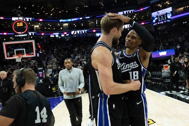 October 24, 2025, Sacramento, Ca, USA: Sacramento Kings Russell Westbrook celebrates with Sacramento Kings forward center Domantas Sabonis (11) 9)after the Kings 105-104 victory over the Jazz during the home opening game at Golden 1 Center on Friday, Oct. 24, 2025, in Sacramento. Sacramento USA - ZUMAj89_ 20251024_zaf_j89_021 Copyright: xPaulxKitagakixJr.x