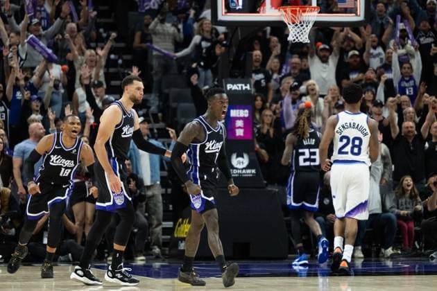 October 24, 2025, Sacramento, Ca, USA: Sacramento Kings Russell Westbrook, guard Zach Lavine (8) and guard Dennis SchroÂ¶der (17) celebrate at the buzzer as the Kings beat the Jazz 105-104 during the home opening game at Golden 1 Center on Friday, Oct. 24, 2025, in Sacramento. Sacramento USA - ZUMAj89_ 20251024_zaf_j89_024 Copyright: xPaulxKitagakixJr.x