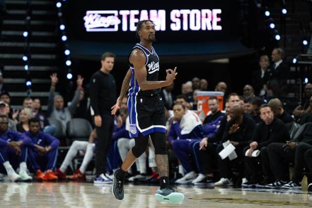 October 24, 2025, Sacramento, Ca, USA: Sacramento Kings guard Malik Monk (0) reacts after his three-point basket against the Utah Jazz during the home opening game at Golden 1 Center on Friday, Oct. 24, 2025, in Sacramento. Sacramento USA - ZUMAj89_ 20251024_zaf_j89_033 Copyright: xPaulxKitagakixJr.x