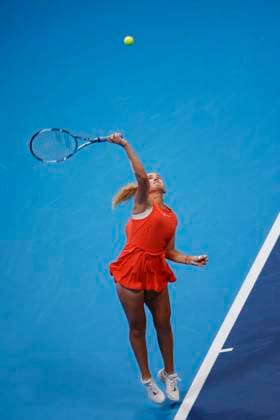 October 25, 2025, Tokyo, Japan: Sofia KENIN (USA) serves against Belinda BENCIC (SUI) during their semi-final match at the Toray Pan Pacific Open Tennis at Ariake Colosseum in Tokyo. The tournament runs from October 20 to 26. Tokyo Japan - ZUMAm191 20251025_aap_m191_016 Copyright: xRodrigoxReyesxMarinx