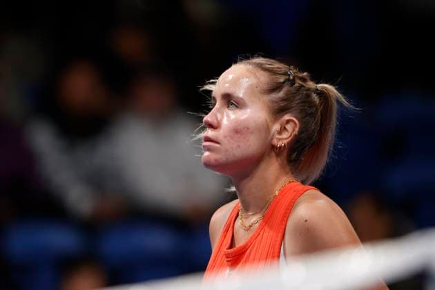 October 25, 2025, Tokyo, Japan: Sofia KENIN (USA) in action against Belinda BENCIC (SUI) during their semi-final match at the Toray Pan Pacific Open Tennis at Ariake Colosseum in Tokyo. The tournament runs from October 20 to 26. Tokyo Japan - ZUMAm191 20251025_aap_m191_020 Copyright: xRodrigoxReyesxMarinx