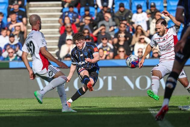 ALEAGUE AUCKLAND WANDERERS, Auckland FC s Jesse Randal during the A-League Men Round 2 match between Auckland FC and the Western Sydney Wanderers at Go Media Stadium in Auckland, Saturday, October 25, 2025. ( NO ARCHIVING, EDITORIAL USE ONLY, IMAGES TO BE USED FOR NEWS REPORTING PURPOSES ONLY, NO COMMERCIAL USE WHATSOEVER, NO USE IN BOOKS WITHOUT PRIOR WRITTEN CONSENT FROM AAP AUCKLAND NEW ZEALAND  Copyright: xShanexWenzlickx 20251025174978710172