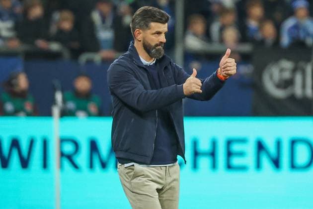 2. Bundesliga - FC Schalke 04 - SV Darmstadt 98 am 24.10.2025 in der Veltins-Arena auf Schalke Trainer Miron Muslic (Schalke) ist zufrieden