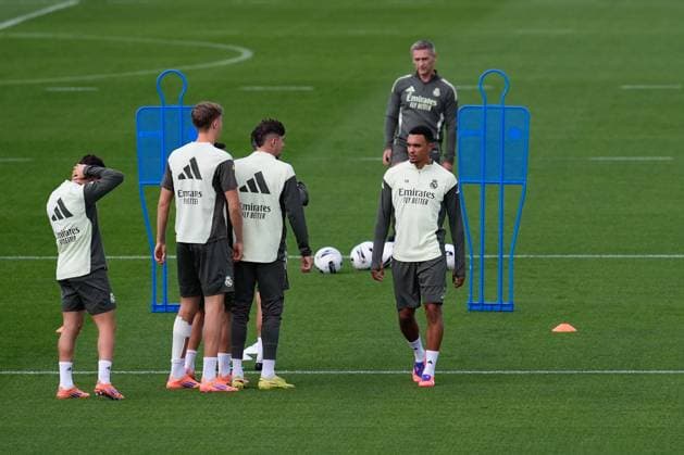 October 25, 2025, Valdebebas, Madrid, Spain: Trent Alexander-Arnold during the Real Madrid training session ahead their upcoming Spanish League, LaLiga EA Sports, football match against FC Barcelona, Barca at Ciudad Deportiva Real Madrid on October 25, 2025, in Valdebebas, Madrid, Spain. Valdebebas Spain - ZUMAa181 20251025_zaa_a181_076 Copyright: xDennisxAgyemanx