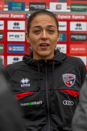 Ingolstadt, Deutschland 25. Oktober 2025: 3. Liga - 2025 2026 - FC Ingolstadt 04 vs. 1. FC Saarbrücken Im Bild: Trainerin Sabrina Wittmann (FCI) beim Interview DFB regulations prohibit any use of photographs as image sequences and or quasi-video Audi Sportpark Bayern Copyright: xFotostandx xSchäferx