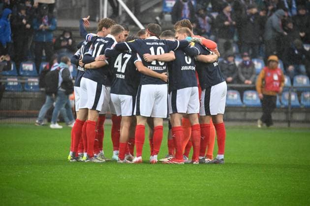 25.10.2025, Fußball, Herren, 2.BL (2. Bundesliga), Saison 2025 2026, Holstein Kiel - VfL Bochum, 10. Spieltag Holstein Kreis Kiel, Holstein-Stadion Holstein-Stadion Schleswig-Holstein Deutschland