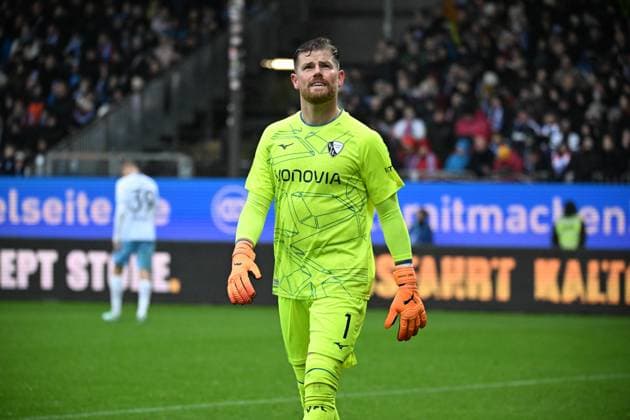 25.10.2025, Fußball, Herren, 2.BL (2. Bundesliga), Saison 2025 2026, Holstein Kiel - VfL Bochum, 10. Spieltag Torwart Timo Horn Kiel, Holstein-Stadion Holstein-Stadion Schleswig-Holstein Deutschland