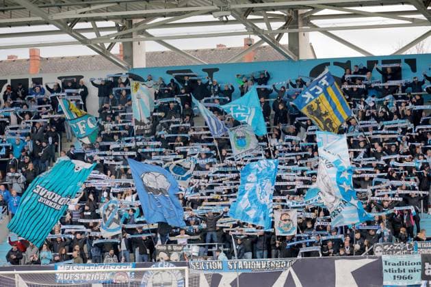 CFC vs FC Hertha 03 Zehlendorf 25.10.2025, Chemnitz, eins Stadion- An der Gellertstrasse, Fussball, Regionalliga Nordost, Saison 2025 2026, 13. Spieltag, CFC, CFC vs FC Hertha 03 Zehlendorf CFC- Fans in der Südkurve Chemnitz Sachsen BRD