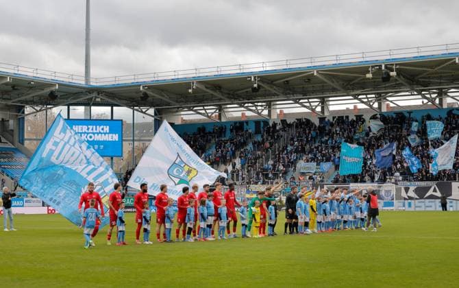 CFC vs FC Hertha 03 Zehlendorf 25.10.2025, Chemnitz, eins Stadion- An der Gellertstrasse, Fussball, Regionalliga Nordost, Saison 2025 2026, 13. Spieltag, CFC, CFC vs FC Hertha 03 Zehlendorf Die Mannschaften stellen sich vor Chemnitz Sachsen BRD