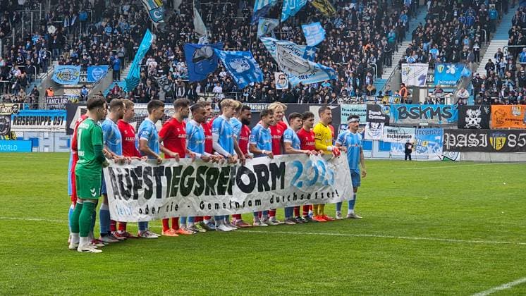 CFC vs FC Hertha 03 Zehlendorf 25.10.2025, Chemnitz, eins Stadion- An der Gellertstrasse, Fussball, Regionalliga Nordost, Saison 2025 2026, 13. Spieltag, CFC, CFC vs FC Hertha 03 Zehlendorf Chemnitz Sachsen BRD